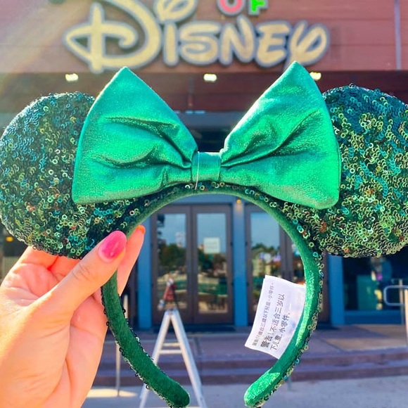 Disney Accessories - 💚Disney Sequin Emerald Minnie Ears